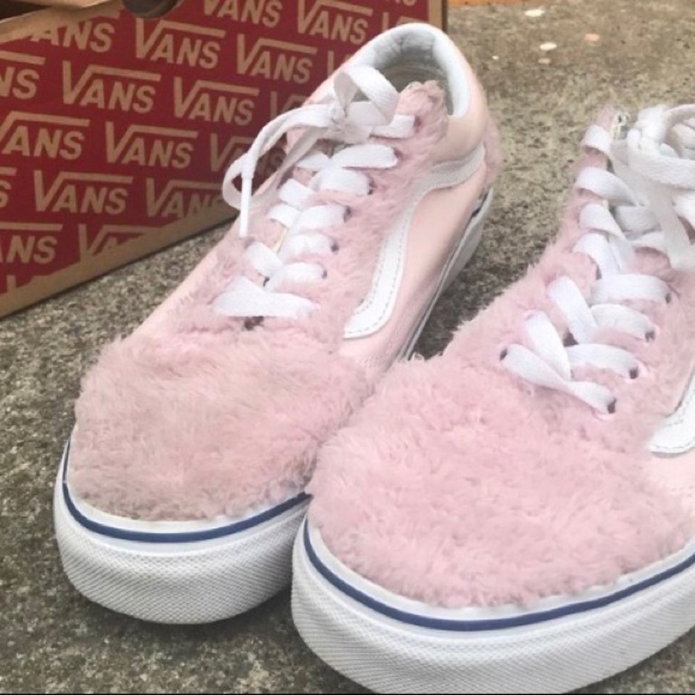 RARE PINK FUZZY VANS SIZE 3Youth 4.5 Women’s